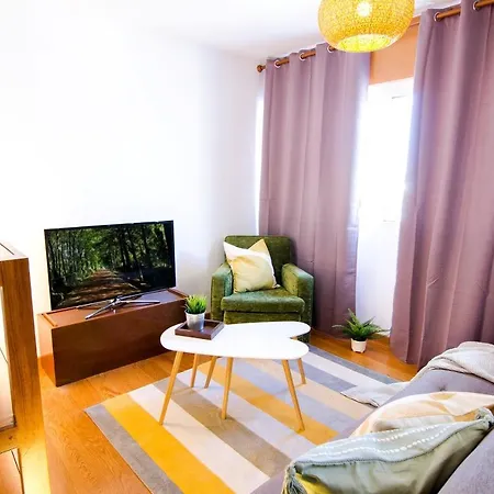 90 S Style Apartament