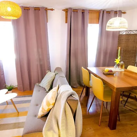 Apartment 90 S Style Apartament